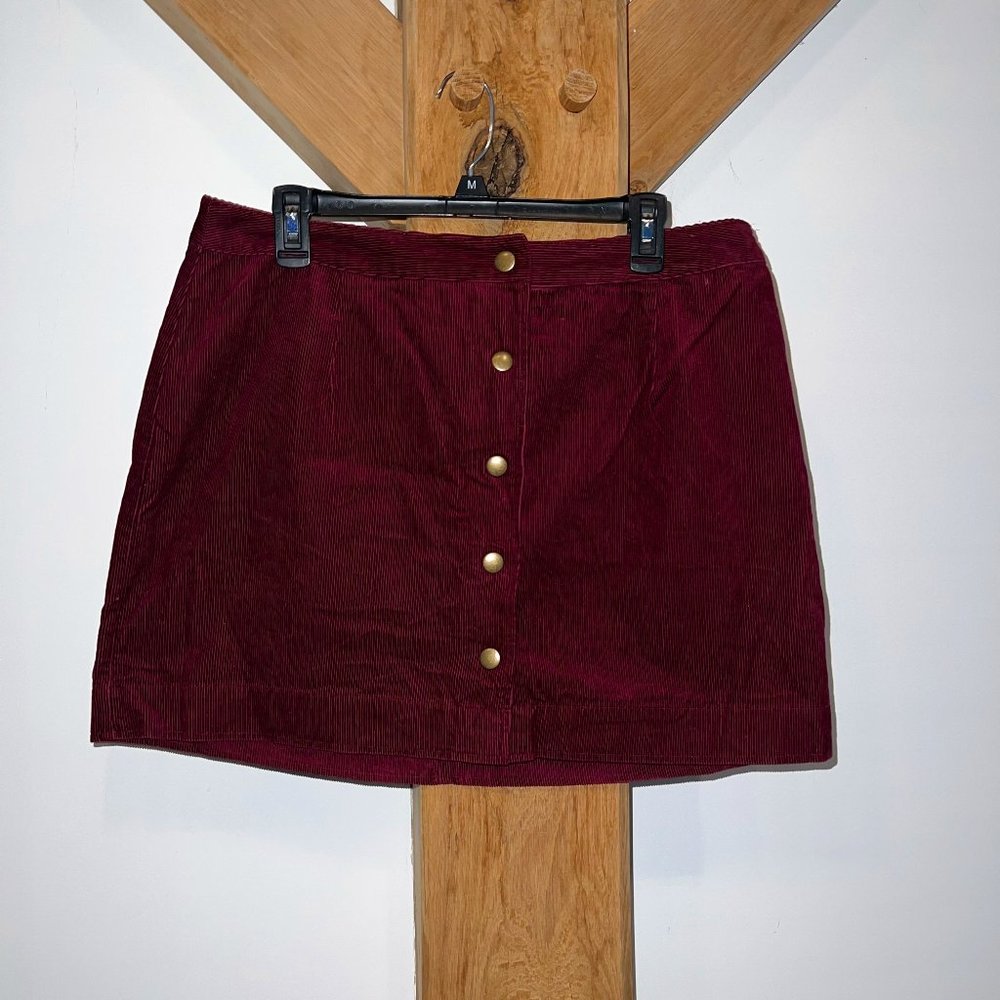 Old Navy corduroy mini skirt Sz 10